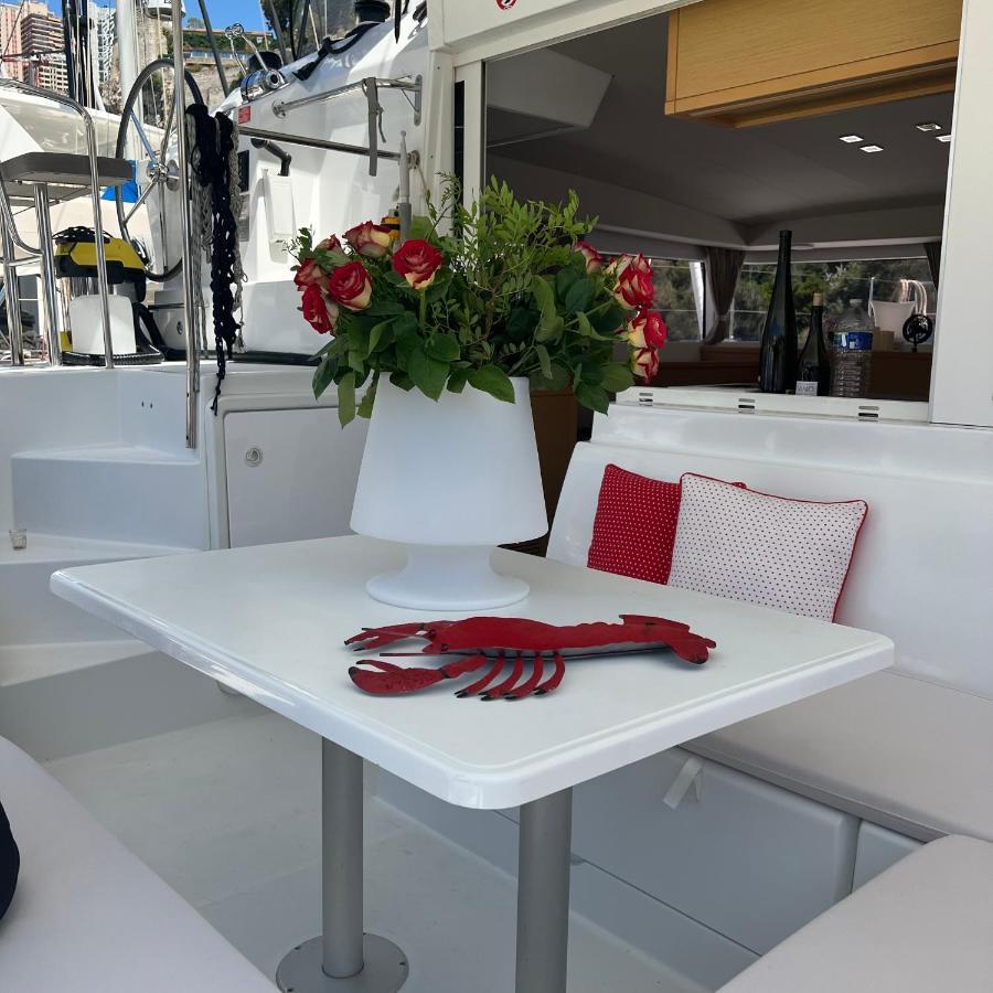 Red Sail Hotel Monte Carlo Buitenkant foto